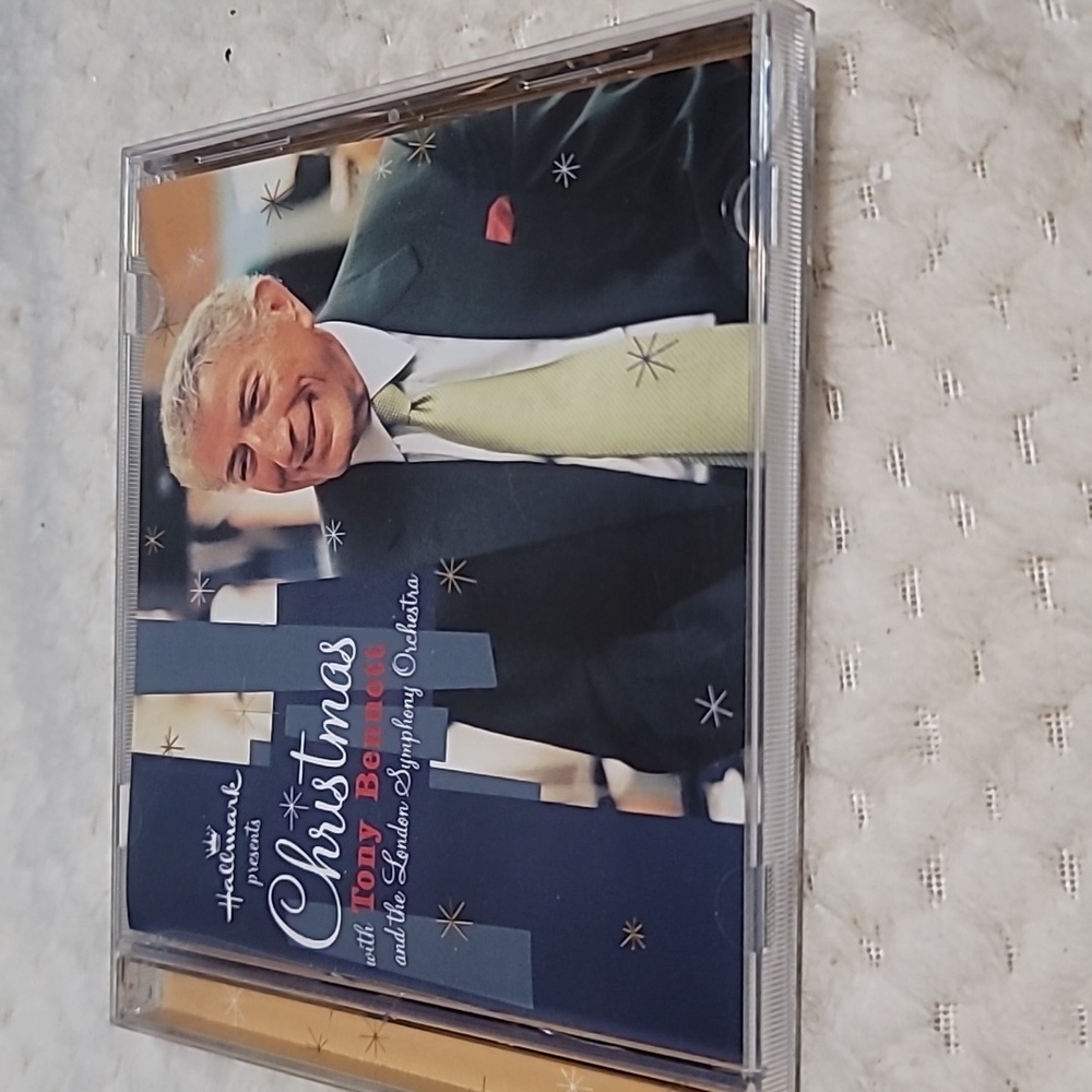 Christmas with Tony Bennett and the London Symphony Orchestra" CD